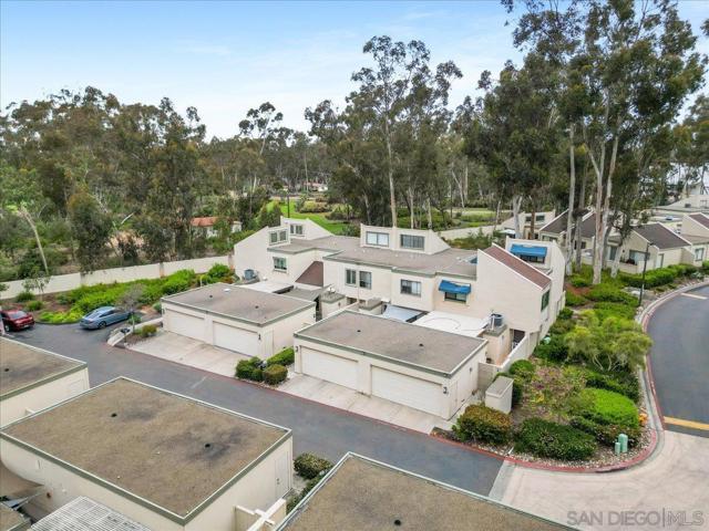 10212 Caminito Pitaya, San Diego CA: https://media.crmls.org/mediaz/215b4b7f-6a89-49c1-9834-876c82099c3c.jpg