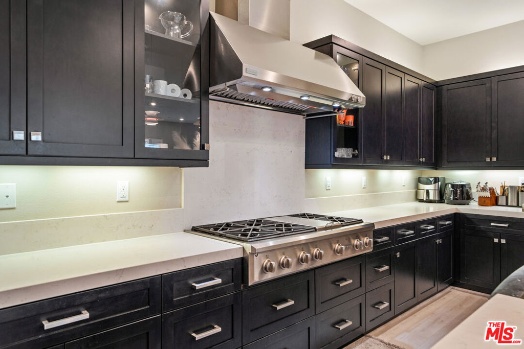 215c34fe D6e3 46e2 B113 C56381f172e3