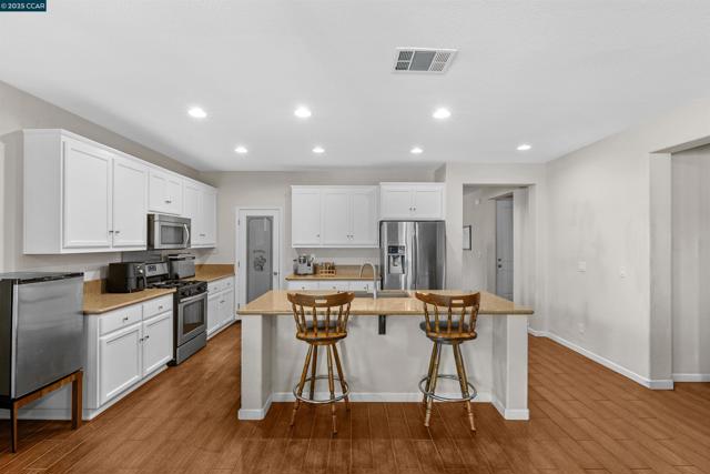 3826 Danbury Way, Fairfield CA: https://media.crmls.org/mediaz/215c6625-b477-4eae-a83a-0c11000b849f.jpg