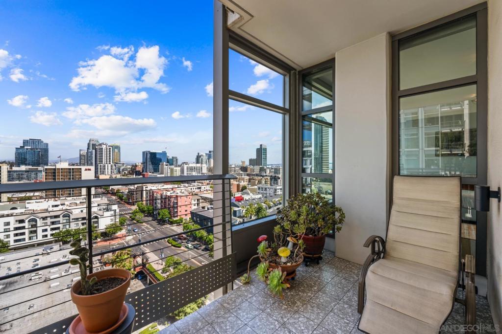 645 Front - photo 8