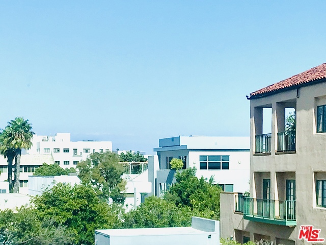 https://media.crmls.org/mediaz/215c8ef7-c829-448f-8e41-4d578ce16259.jpg?preset=X-Large