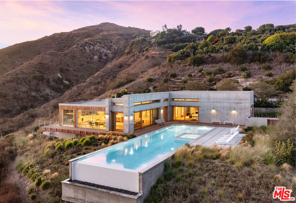 MLS #25527783 image #25
