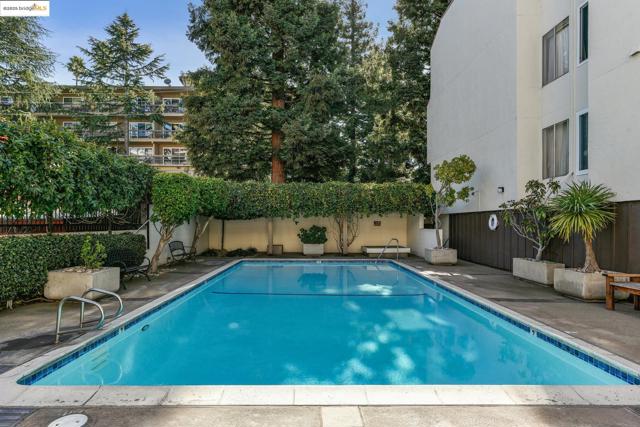 250 Whitmore St, Oakland CA: https://media.crmls.org/mediaz/215d5277-d851-4390-8e46-d214cb19a0d2.jpg