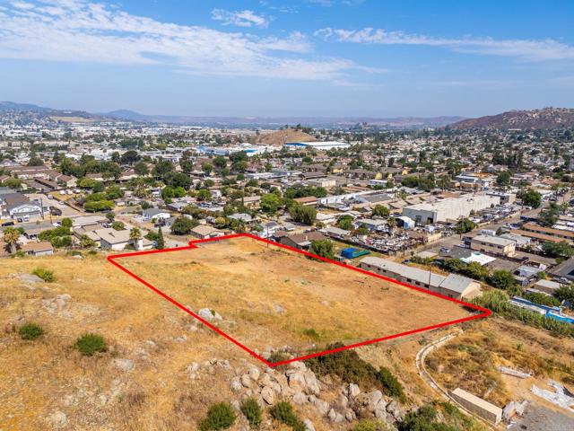 1161 N Anza Street, El Cajon CA: https://media.crmls.org/mediaz/215e4739-dad7-4899-856f-b6c8f5f8680a.jpg