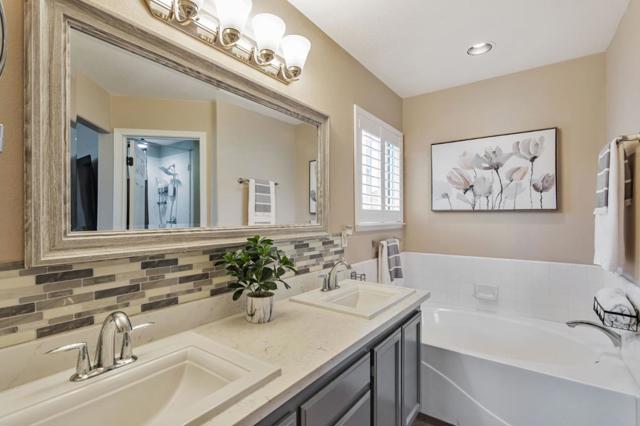 2711 Valley View Road, Hollister CA: https://media.crmls.org/mediaz/215f4de7-9b58-418b-8442-a5d5e0a5c552.jpg