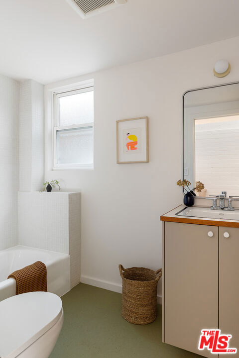 2052 Cerro Gordo Street, Los Angeles CA: https://media.crmls.org/mediaz/215f7295-81eb-4567-b529-3310493ccebc.jpg