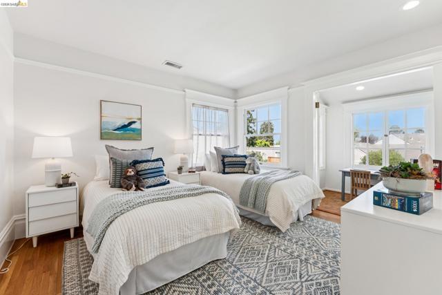 Image 38 of 60 For 2035 Francisco St