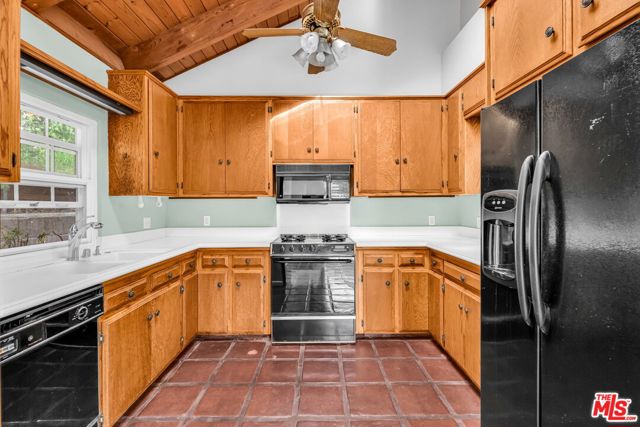 408 Talbert Street photo 8
