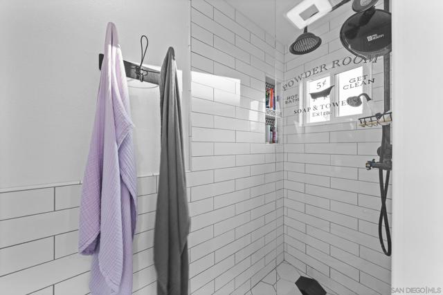 1846 Corte Pulsera, Oceanside CA: https://media.crmls.org/mediaz/21601b1f-b13d-47f4-9d15-80d21411eeac.jpg