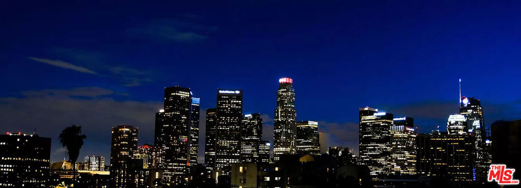 https://media.crmls.org/mediaz/216036cb-153c-41db-83f3-1b5934451b98.jpg?preset=X-Large