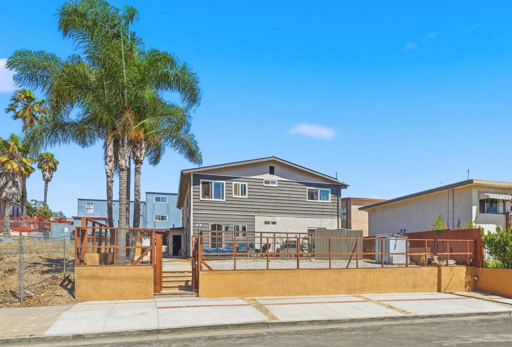 Multifamily at 810 Acacia Ave
