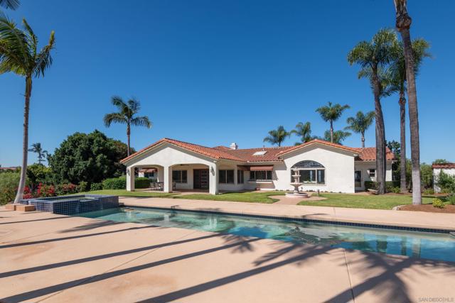 30343 Calle La Reina, Bonsall CA: https://media.crmls.org/mediaz/21605325-cb18-4dc5-9ea9-8467e9f99c01.jpg