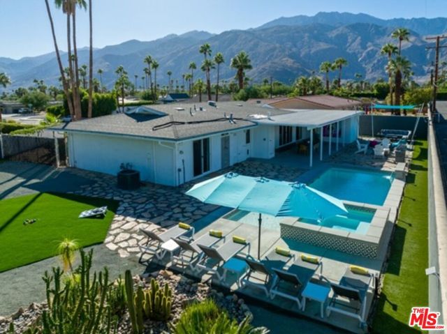 980 N Buttonwillow Circle, Palm Springs CA: https://media.crmls.org/mediaz/21606ac6-fe40-47b9-b59a-7835d7d98958.jpg