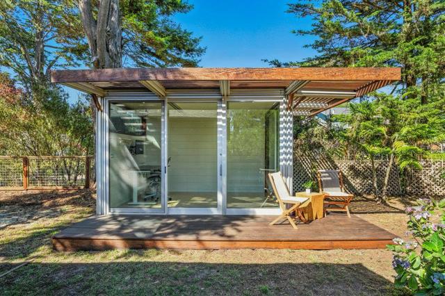 430 Marine Boulevard, Moss Beach CA: https://media.crmls.org/mediaz/216125ee-d4e8-493b-b1dc-231ef3cc539b.jpg