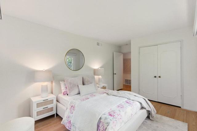 341 Linfield Drive, Menlo Park CA: https://media.crmls.org/mediaz/216173f9-8aad-46f6-acc0-99bbc6d355e6.jpg