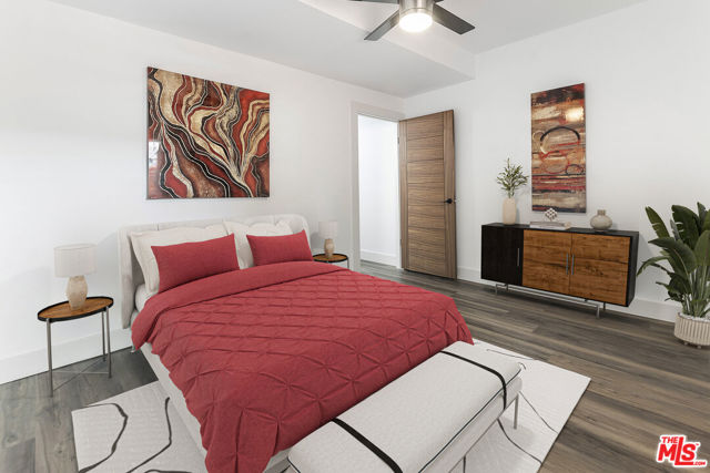 453 S Wilton Place, Los Angeles CA: https://media.crmls.org/mediaz/2161c170-63a8-49ac-859c-8a998af23b17.jpg