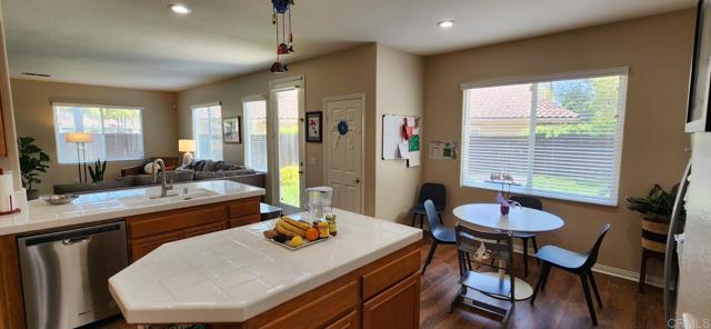 Detail Gallery Image 16 of 53 For 6848 Moorhen Pl, Carlsbad,  CA 92011 - 5 Beds | 4/1 Baths