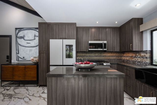 2487 S Gene Autry Trail #A, Palm Springs, CA 92264