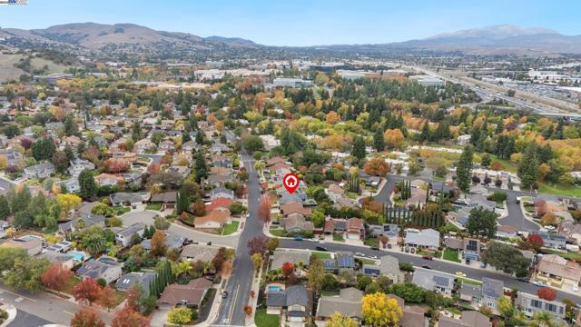 5145 Springdale Ave, Pleasanton CA: https://media.crmls.org/mediaz/2162fb3c-f70e-4879-a20a-8d024906953a.jpg