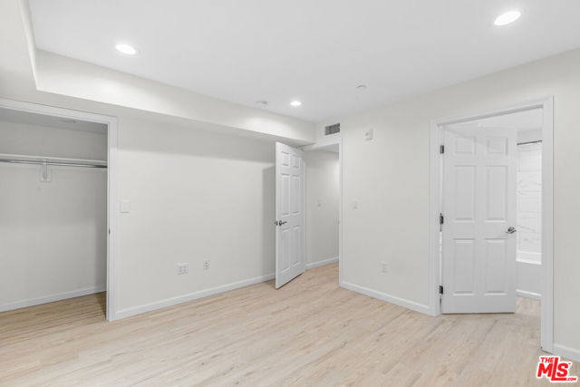 1409 N Hobart Boulevard, Los Angeles CA: https://media.crmls.org/mediaz/216341af-33a7-4924-95aa-09c7890f994c.jpg