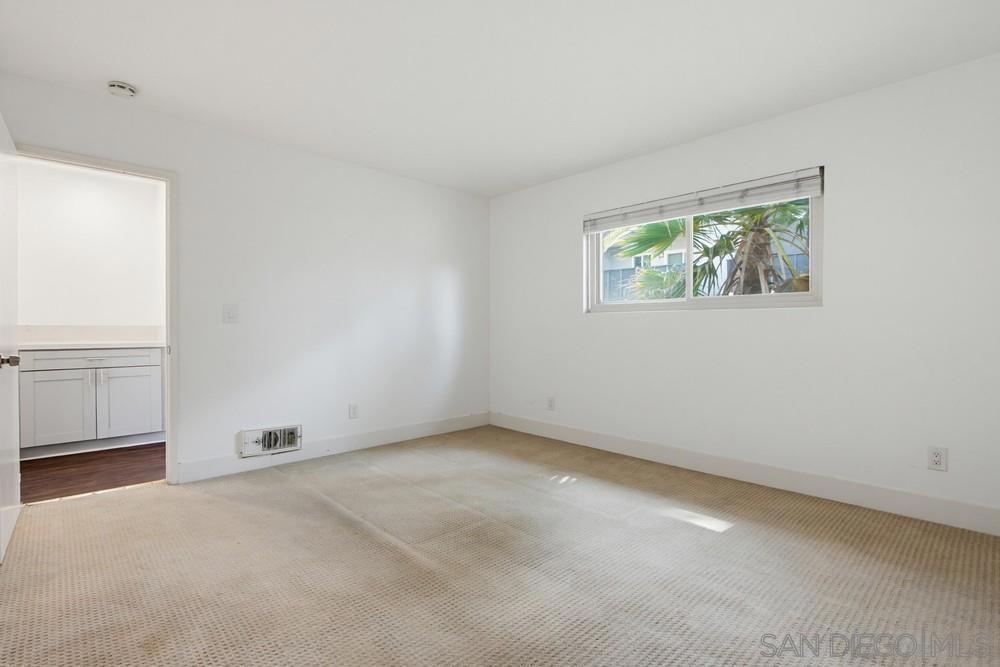 9598 Carroll Canyon - photo 19