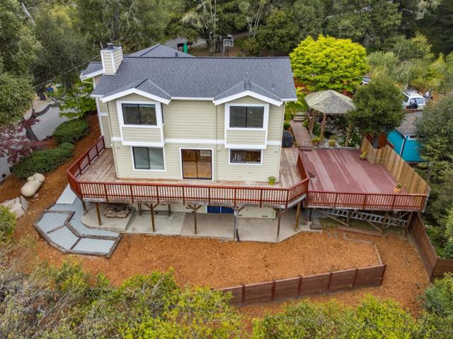 3040 Pacific Heights Drive, Aptos CA: https://media.crmls.org/mediaz/21636928-ab43-496c-95d8-1dabd43bc4f1.jpg