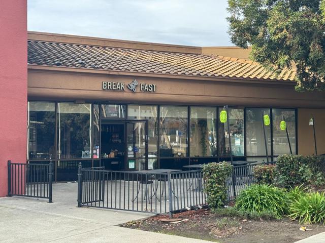 1688 1688 Decoto Road, Union City CA: https://media.crmls.org/mediaz/2163fcba-5c7c-49b9-8305-de7d985d1865.jpg