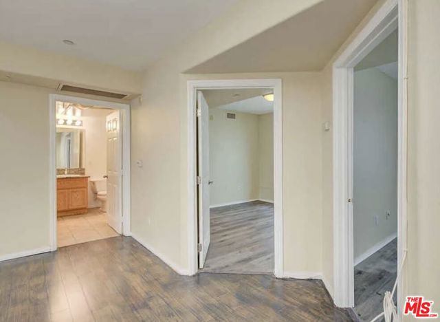 6815 Baird Avenue, 2 photo 8
