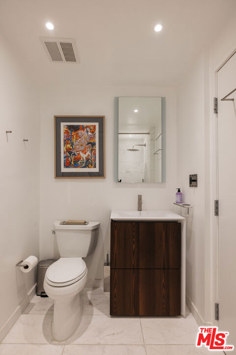 https://media.crmls.org/mediaz/2164a970-bbd4-40f5-93ef-b51d37910554.jpg?preset=X-Large