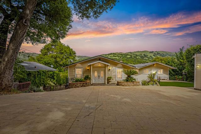 17480 Hoot Owl Way, Morgan Hill CA: https://media.crmls.org/mediaz/2164ac8e-efe1-46fd-9018-63b8aaf7bf28.jpg