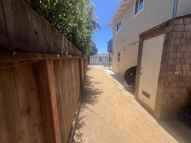 908 Bancroft Ave, Half Moon Bay CA: https://media.crmls.org/mediaz/2165214e-e0ea-4cc8-b79c-c6ecbc1e234e.jpg