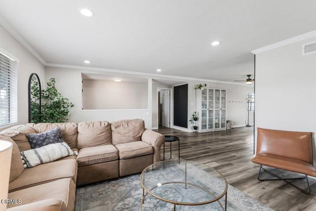 1431 Lakehurst Street, Oxnard CA: https://media.crmls.org/mediaz/2165f024-0703-4f08-ba0d-6ad93e9c773c.jpg