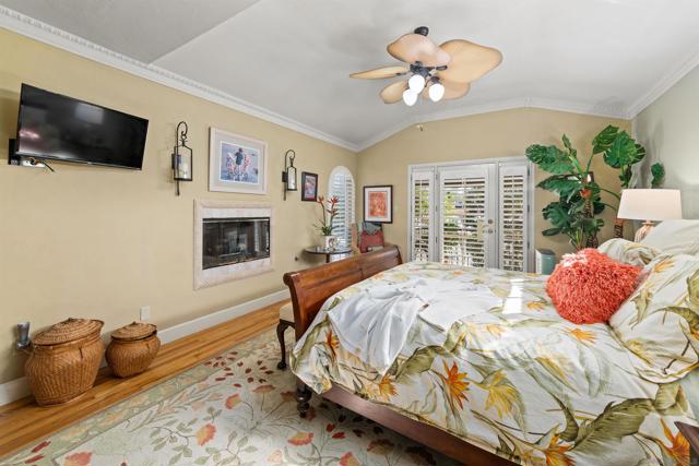 625 4th Street, Coronado CA: https://media.crmls.org/mediaz/2166878e-847f-49be-8f28-b2c37b6d7d17.jpg