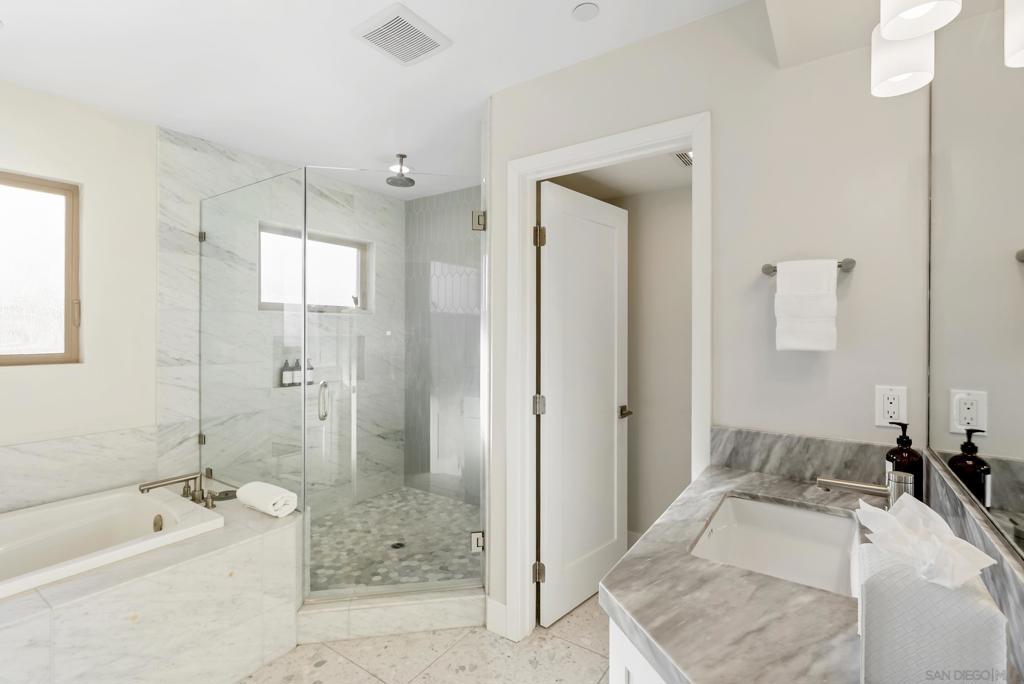 851 Sapphire - photo 20