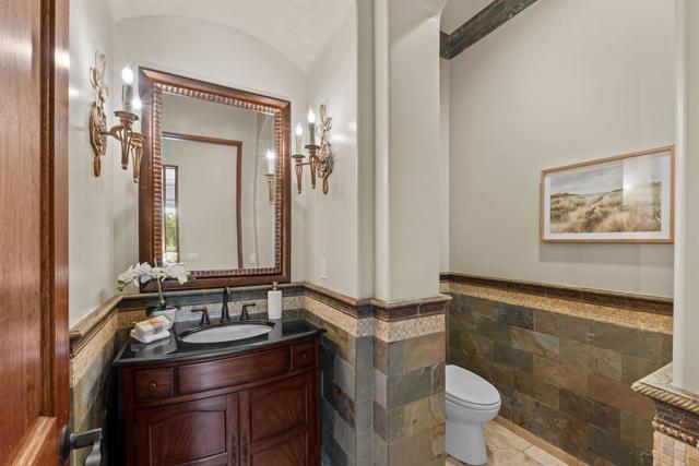 Detail Gallery Image 25 of 67 For 2428 Catalina Ave, Vista,  CA 92084 - 5 Beds | 5/1 Baths