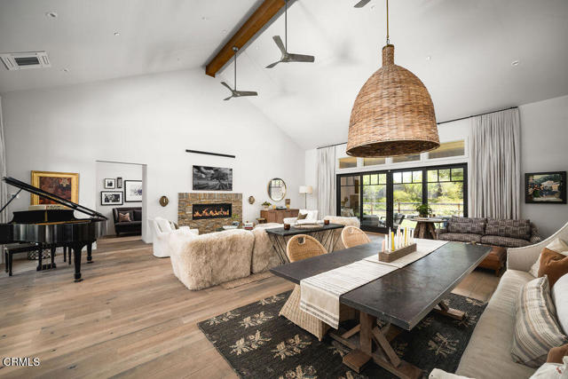 850 Sienna Way, Santa Ynez CA: https://media.crmls.org/mediaz/2166f7e8-a4d9-4ac3-9bb1-613bfb670932.jpg