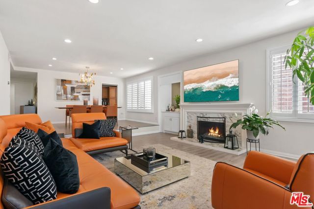 17130 Burbank Boulevard, Encino CA: https://media.crmls.org/mediaz/21675043-1ab3-44e0-bb12-cdb52aef4461.jpg