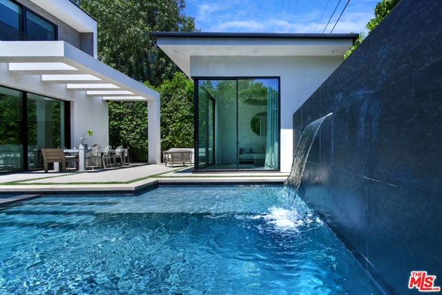 5316 Lennox, Sherman Oaks CA: https://media.crmls.org/mediaz/216759d2-5926-4829-9519-27e6ebad68a1.jpg