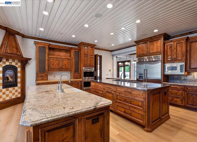 Image 19 of 60 For 920 Happy Valley Rd