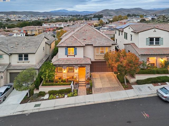 3885 Highpointe Ct, Dublin CA: https://media.crmls.org/mediaz/2167acab-39db-4833-8b02-63c394a7c6ac.jpg