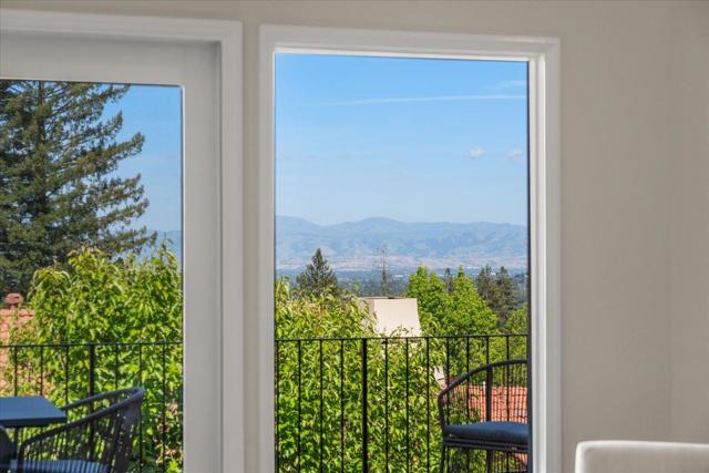 18400 Overlook Road, Los Gatos CA: https://media.crmls.org/mediaz/21684252-0072-4375-9606-27cb982fb823.jpg