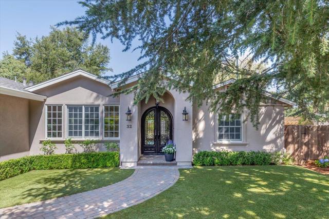 32 N El Monte Avenue, Los Altos CA: https://media.crmls.org/mediaz/21685649-927d-4d95-a1d3-4a76d506d6d5.jpg