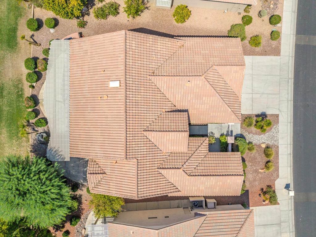 https://media.crmls.org/mediaz/2168cc06-c887-4584-9f68-e33182679ae5.jpg?preset=X-Large