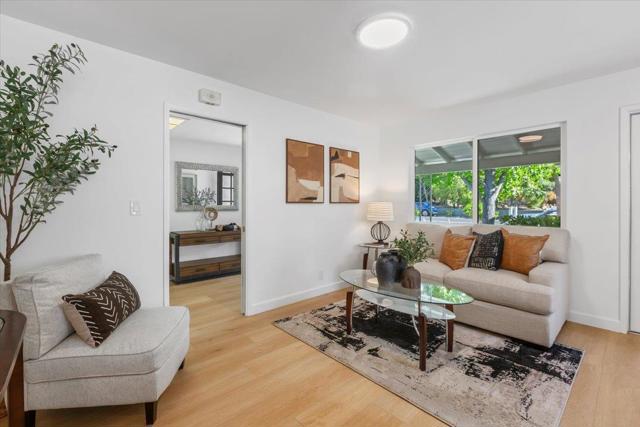 119 Belcrest Drive, Los Gatos CA: https://media.crmls.org/mediaz/21699bd6-2022-4508-8e4b-8c3685a91e7f.jpg