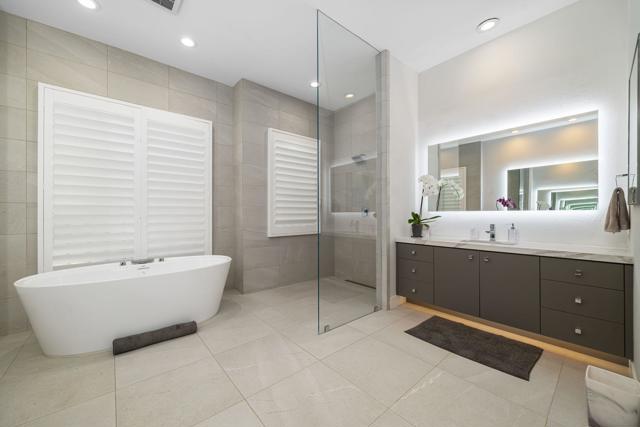 770 Deer Haven Circle, Palm Desert CA: https://media.crmls.org/mediaz/216ab80a-f9ba-4074-9e65-8d61318a7d12.jpg