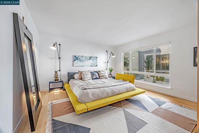 2280 Hastings Dr, Belmont CA: https://media.crmls.org/mediaz/216adbd7-0ac9-46ca-ba05-058e02f07e95.jpg