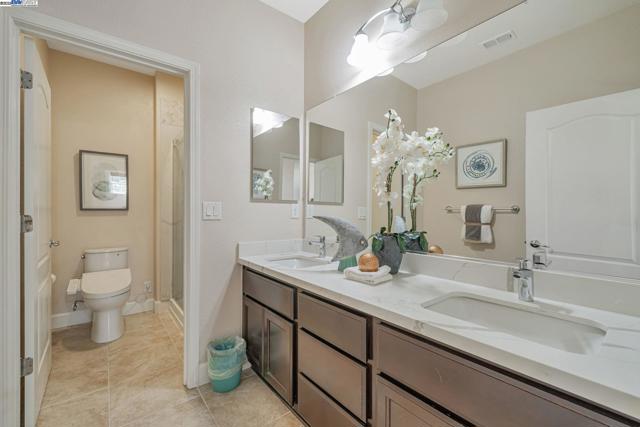 Image 46 of 60 For 6811 Syrah Dr