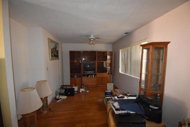 10703 Oak Creek Drive, Lakeside CA: https://media.crmls.org/mediaz/216c23f9-75c2-42d3-b45b-027b9b7ec74e.jpg