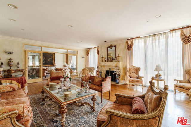 10601 Wilshire Boulevard, Los Angeles CA: https://media.crmls.org/mediaz/216c9142-43c1-4d95-9acd-d0517d955aea.jpg