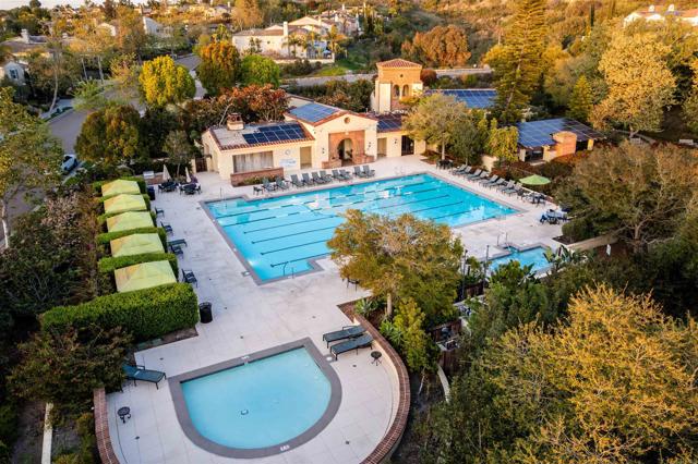 6851 Helenite Place, Carlsbad CA: https://media.crmls.org/mediaz/216d9678-e015-4633-a8f4-d3b8b5e465d0.jpg